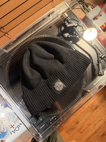Stone island black beanie - black,
