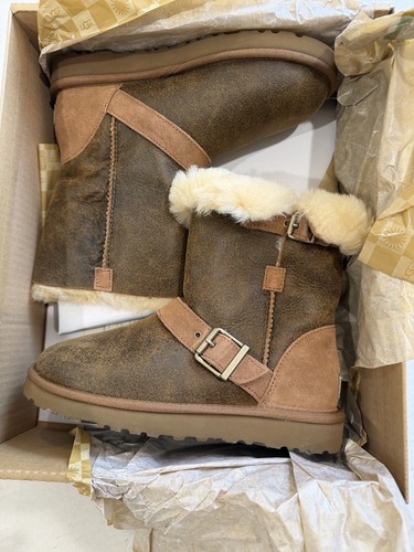 Ugg short dylyn boots size - boots,