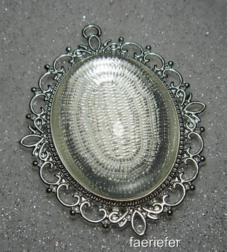 Large oval pendant frame - large,