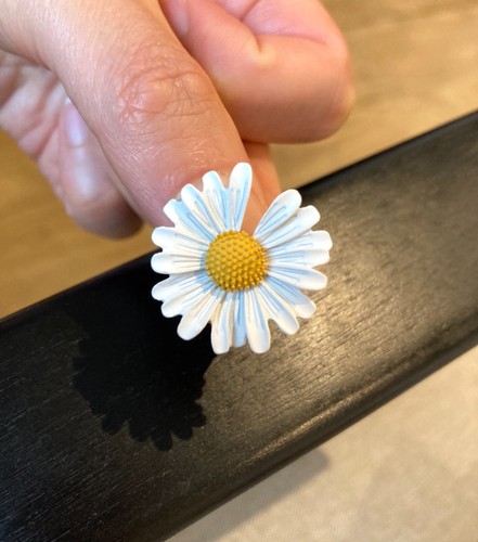 White daisy flower brooch pin - daisy,