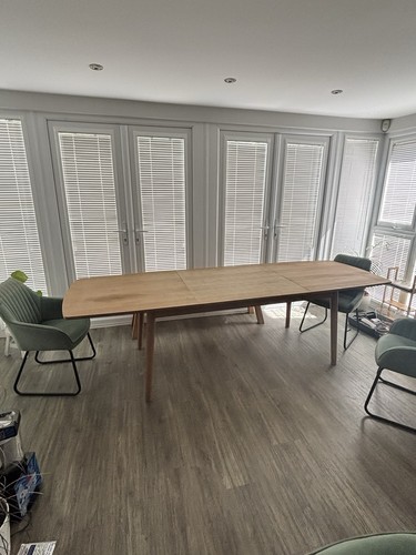 Oak veneer table 268 - table, x