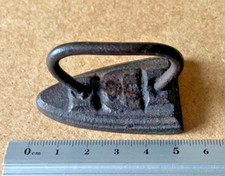 Miniature Victorian Flat Iron 5cm x 3cm x 3cm 59g, 2.1 oz.