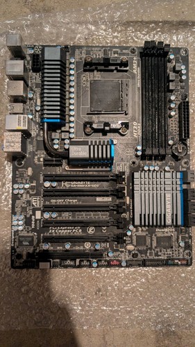 One gigabyte 990fxa - one, ga-990fxa-ud5
