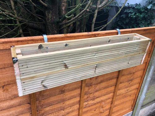 Large over the fence panel - large,