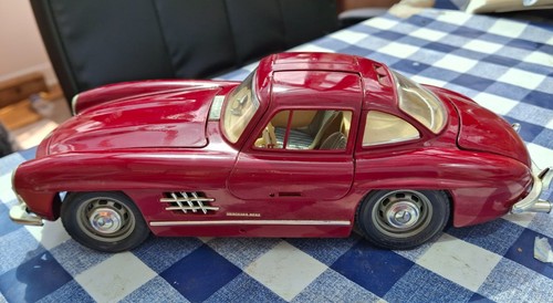 Burago diecast model - 1,