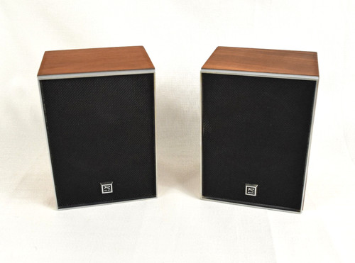 Vtg 70s realistic fi - vtg,