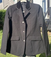 Black size 32 ladies 6/8 or