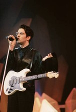 Lloyd Cole Singer- Singing
