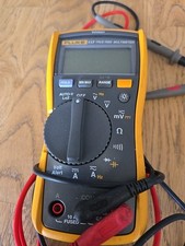 Fluke 117 True RMS Digital