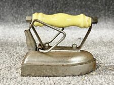 VINTAGE TRAVELING FLAT IRON SMALL ELECTRIC IRON 50S