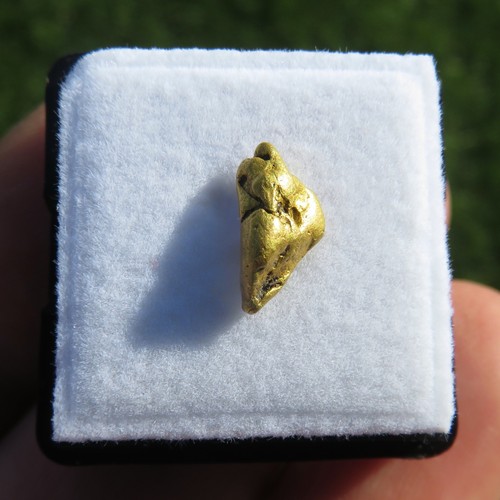 Natural gold nugget minerals - natural,