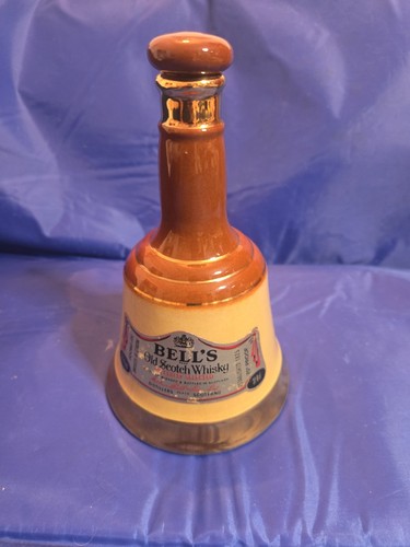 Wade bells scotch - bells, whisky