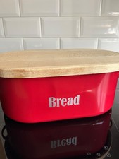Typhoon Vintage Kitchen Bread Bin/Red Metal with Beech Wood Lid/Chopping Board