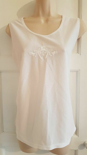 Ladies medium white sleeveless - medium,