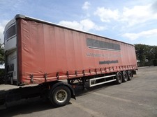 SDC Curtain sider trailer.