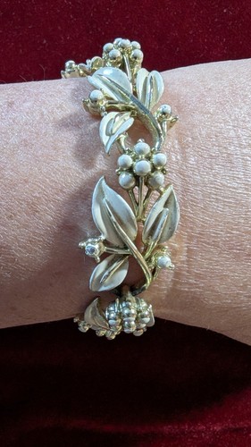 1950 gold tone - tone, bracelet