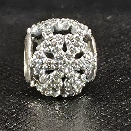 Authentic pandora 2013 limited - authentic,