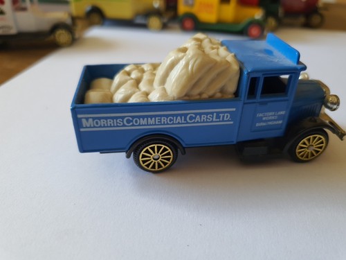 Corgi morris truck - morris,