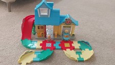 VTech Toot-Toot Drivers CoComelon JJ's House Track Set, Vehicle Playset for Kids