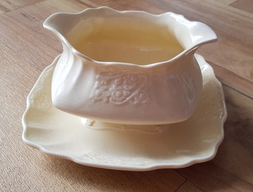 Myott pale yellow gravy - yellow,