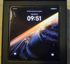 Honor Magic V5 Dawn Gold 16GB/512GB, mint condition with extras.