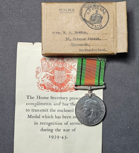Ww2 defence medal box to - to, 66
