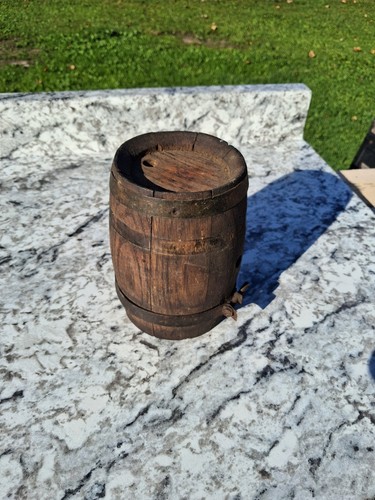 Antique primitive small wood - small,