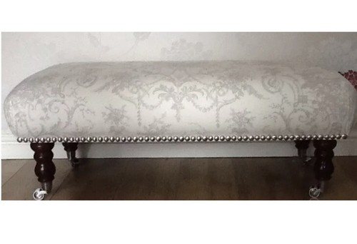 New footstool laura - in,