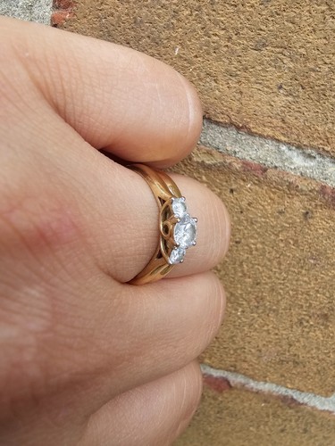 Elegant gold engagement - , ring