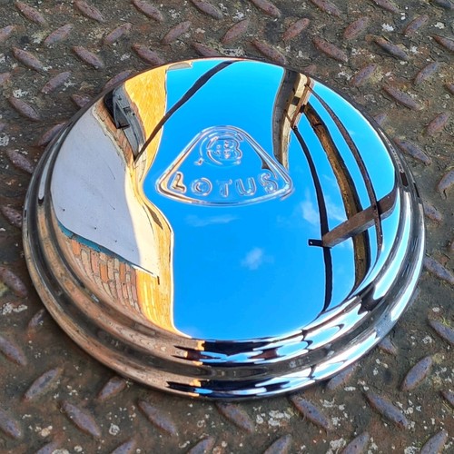 Lotus elan hub - chrome, on