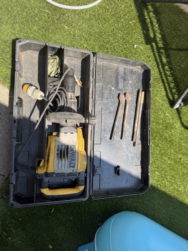 Dewalt d25902 breaker - lx,
