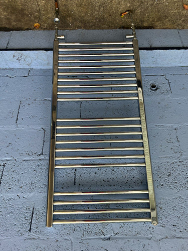 Chrome vertical towel rail - chrome,
