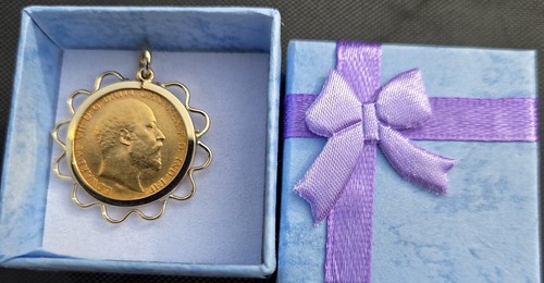 Solid 22ct gold 1909 - solid,