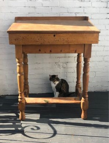 Victorian sloped clerks - , /