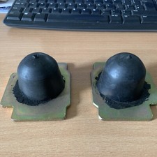 LEYLAND SHERPA 1974-82 PAIR FRONT AXLE BUFFERS BUMP STOPS DMA5514