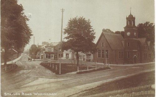 Wokingham station road - station,