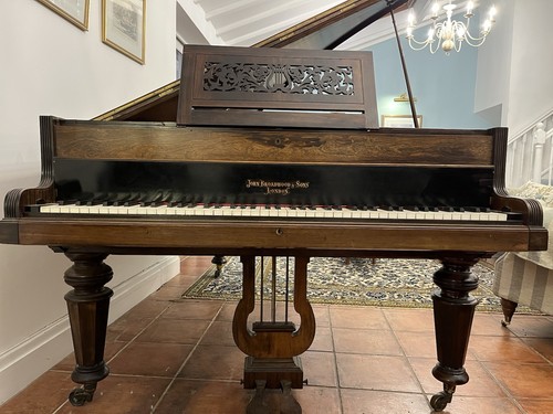 Beautiful grand piano - beautiful,