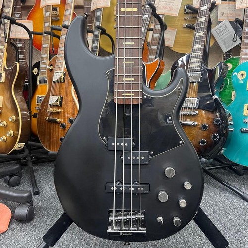 Yamaha bb734a black electric - black,