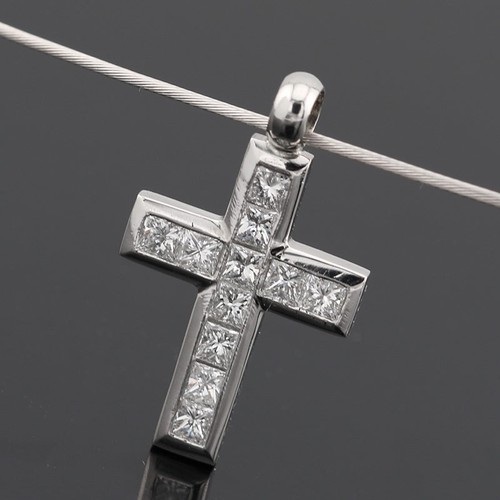 Platinum 75ct diamond - 0.75ct, cross