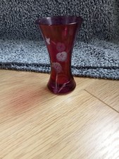 Royal Doulton Cirags Rose Bouquet Cut Glass Vase. Size 14(H) X 8(W)cm, 0.25kg.