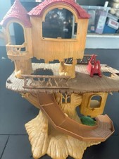 Sylvanian Family Tree House And School