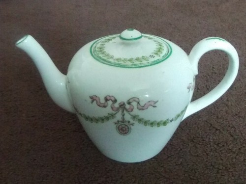 Rare adderleys tea pot - rare, yale