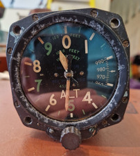 vintage aircraft instruments Altimeter