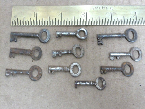 Small old hole - small,
