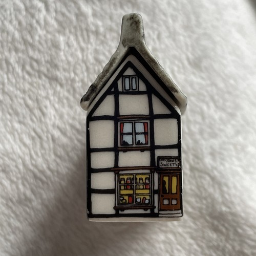 1982 village porcelain - 1982,