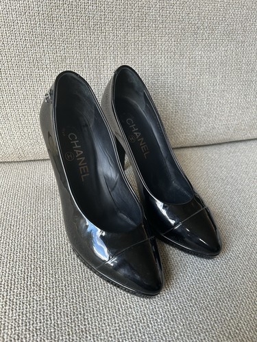 Chanel black patent heels size - black,
