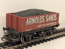 Hornby OO Gauge Arnolds Sands