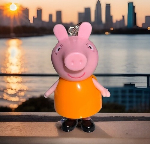 Large mommy pig from peppa - pig,