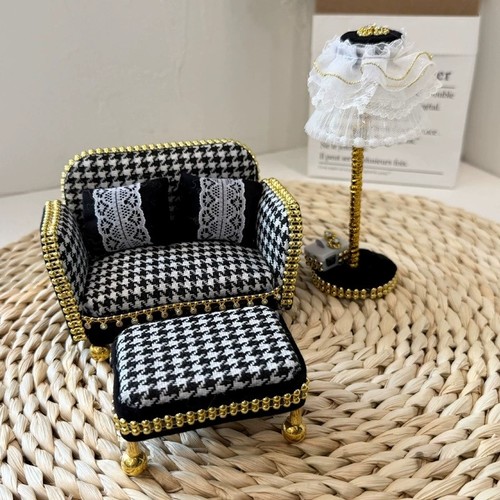 Black scale dollhouse - 1:12,