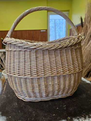 Medium wicker basket - wicker,
